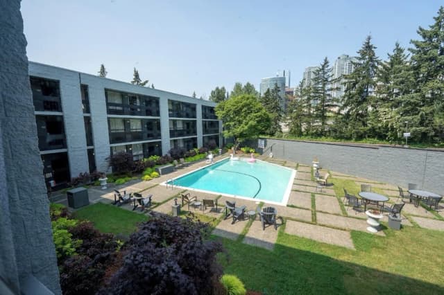 Hotel 116, A Coast Hotel Bellevue-Suite, 1 King Bed with Sofa bed (Coast Townhouse Loft Suite)-10