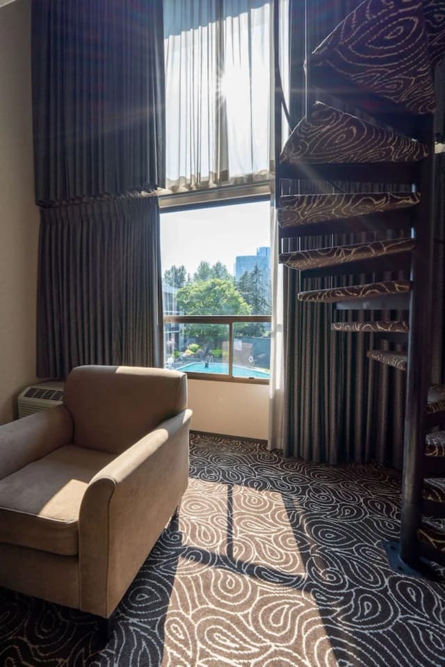 Hotel 116, A Coast Hotel Bellevue-Suite, 1 King Bed with Sofa bed (Coast Townhouse Loft Suite)-8