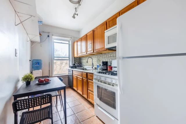 KLO ゲストハウス-ベーシック ルーム シティビュー-8