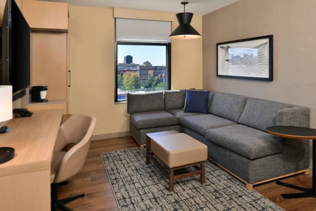 Hyatt Place Chicago/Wicker Park-Room, 1 King Bed with Sofa bed (Specialty)-4