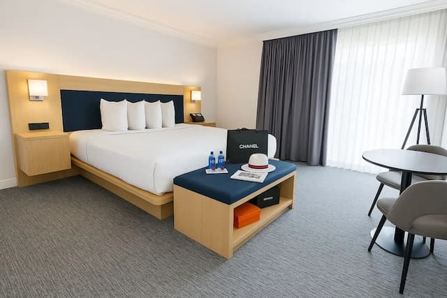 洛杉磯西市中心溫德姆華美達酒店-豪華客房, 1 張特大雙人床-2