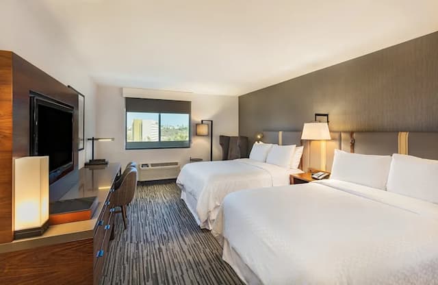 Four Points by Sheraton Los Angeles Westside-Deluxe Room, 2 Queen Beds (Mobility/Hearing Accessible, Tub)-2