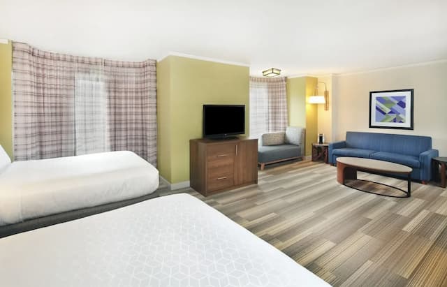 Holiday Inn Express and Suites Fisherman's Wharf by IHG-Standard Room, 2 Queen Beds, Bay View-5