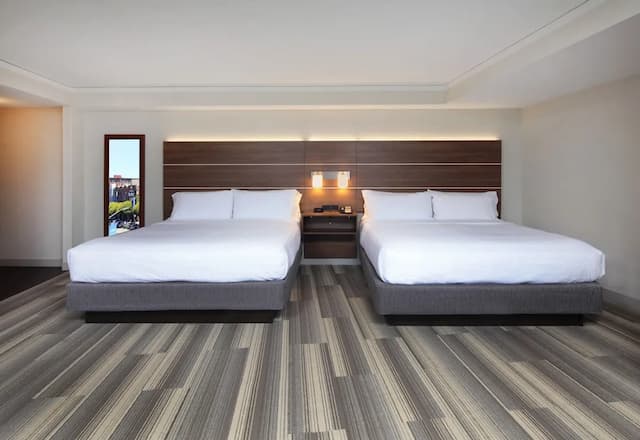 Holiday Inn Express and Suites Fisherman's Wharf by IHG-Standard Room, 2 Queen Beds, Bay View-6