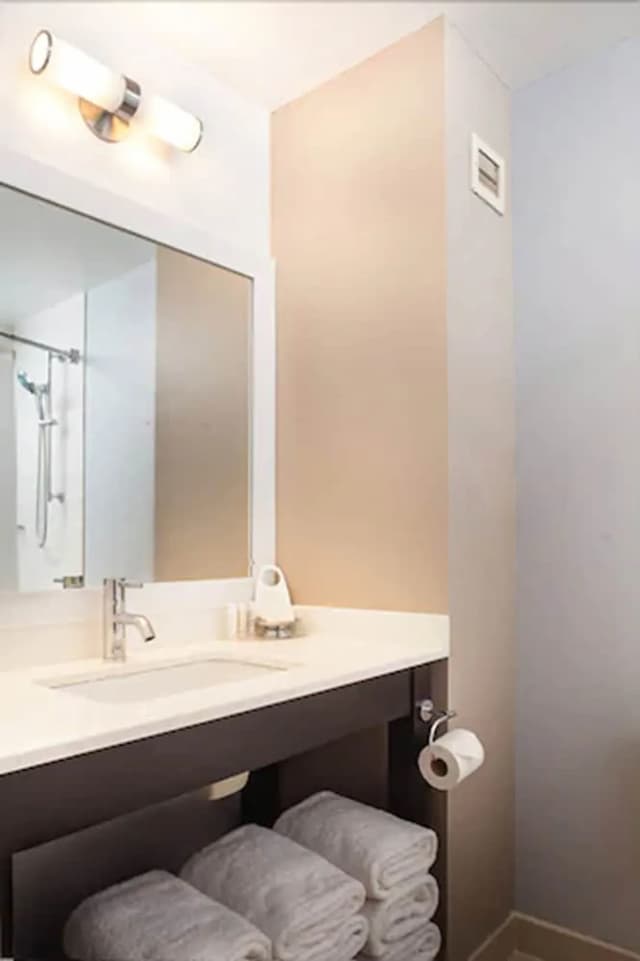 紐約甘逎迪機場萬怡飯店-行政客房, 1 張特大雙人床-2