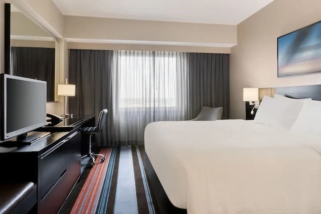 紐約甘逎迪機場萬怡飯店-行政客房, 1 張特大雙人床-1