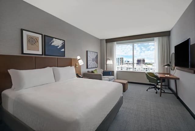 Staybridge Suites Houston Galleria Area by IHG-Studio Suite, 1 King Bed, Accessible, Kitchen (Communications)-1