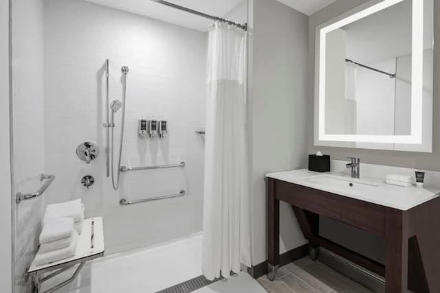 Four Points by Sheraton Flushing-豪華單人房, 1 張特大雙人床-4