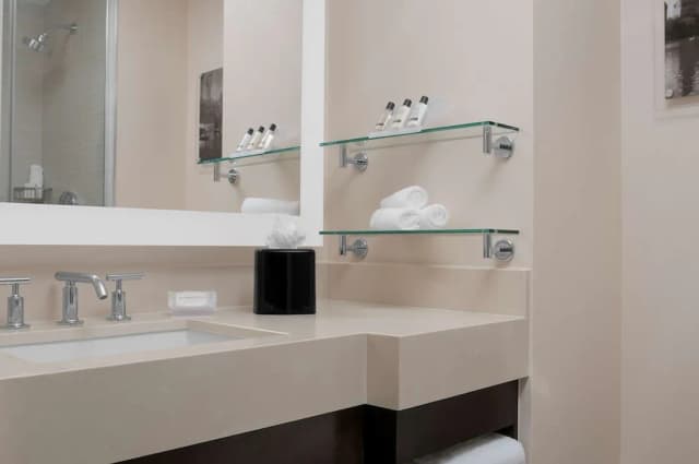 Hilton Garden Inn New York/Times Square Central-Room, 1 King Bed, Accessible (Hearing)-3