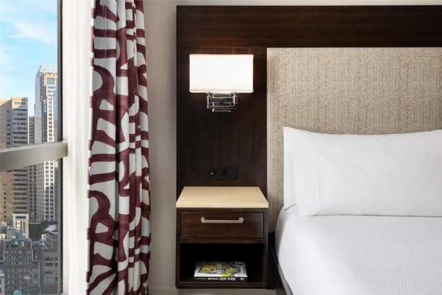 Hilton Garden Inn New York/Times Square Central-Room, 1 King Bed, Accessible (Hearing)-4