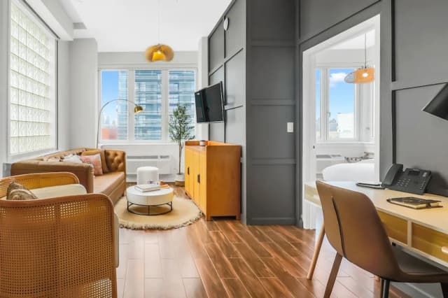 The Modernist Hotel-1 BR Manhattan View Suite - King Bed-1