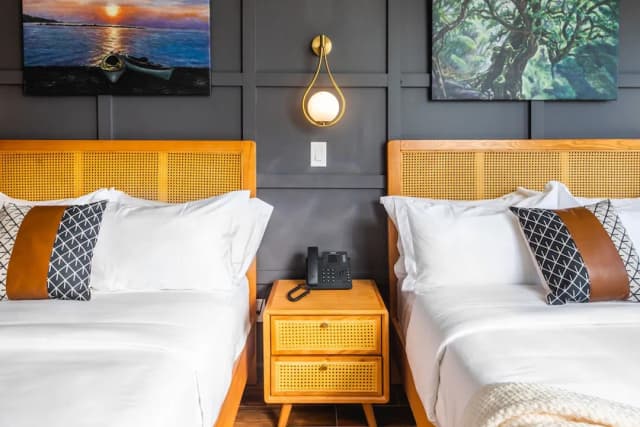 The Modernist Hotel-Studio Suite with Balcony - 2 Full Beds-5