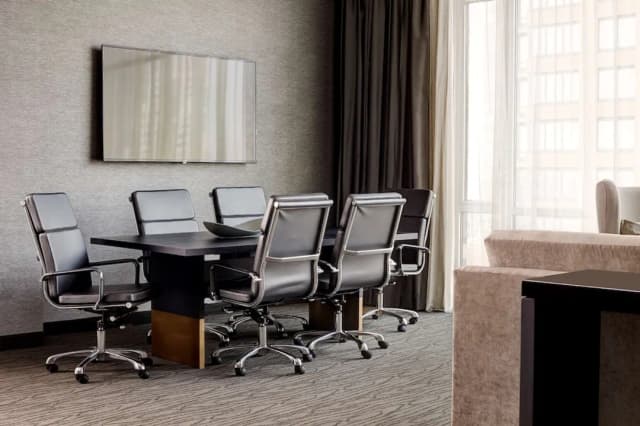 ハンプトン  イン ブルックリン / ダウンタウン-スイート キングベッド 1 台 バリアフリー (Roll-In Shower)-3