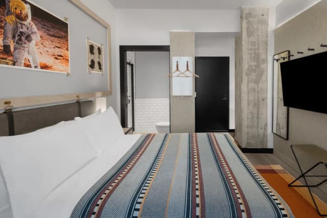 モクシー ヒューストン ダウンタウン-スタンダード ルーム キングベッド 1 台 (Hearing Accessible)-6