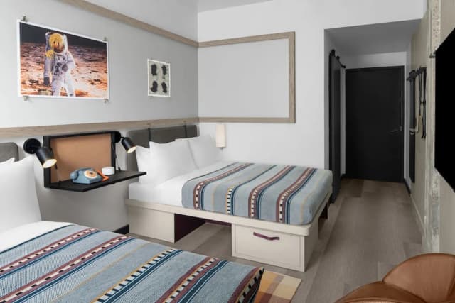 モクシー ヒューストン ダウンタウン-スタンダード ルーム クイーンベッド 2 台 (Hearing Accessible)-4