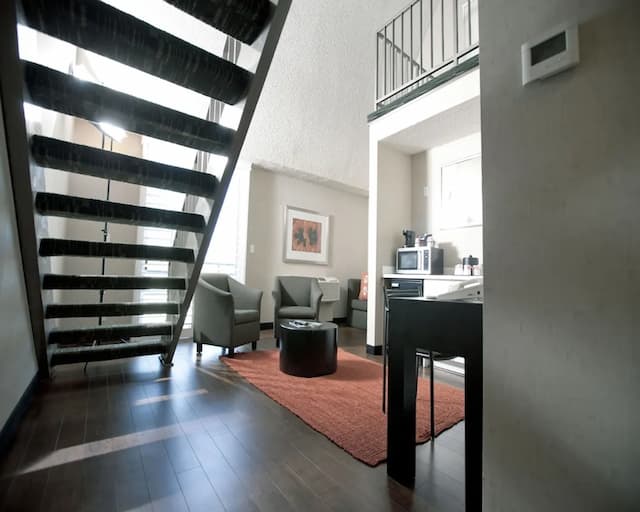 西荷里活溫德姆華美達廣場套房酒店-套房, 1 張特大雙人床, 非吸煙房 (Loft)-5