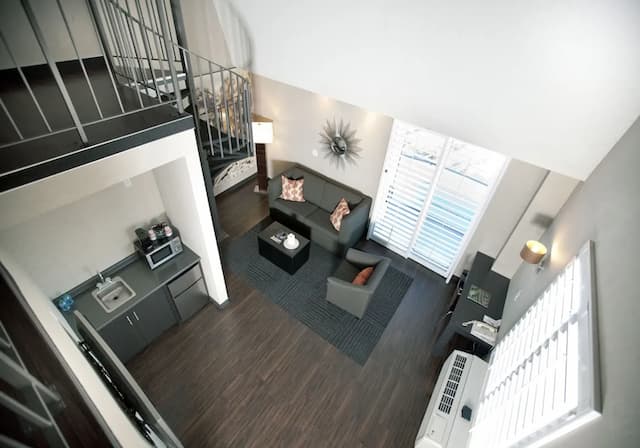 西荷里活溫德姆華美達廣場套房酒店-套房, 1 張特大雙人床, 非吸煙房 (Loft)-4