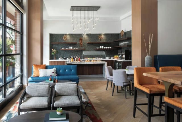 Seattle Marriott Redmond-Concierge Room, Club Room, 1 King Bed-13