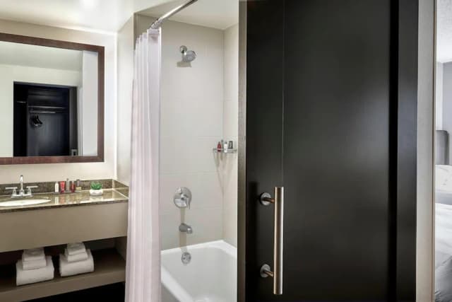 Seattle Marriott Redmond-Club Room, 2 Double Beds-7