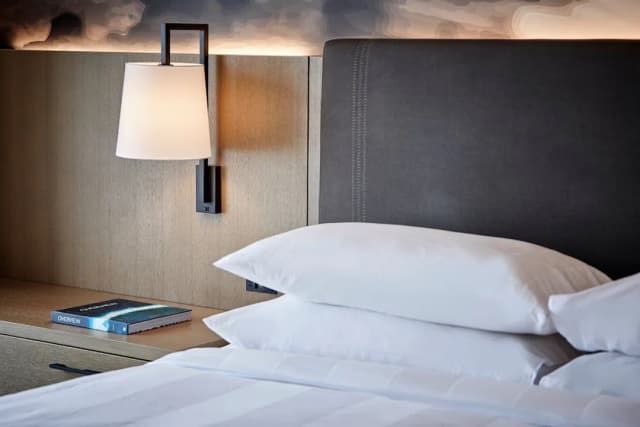 Seattle Marriott Redmond-Room, 2 Queen Beds (Hearing Accessible)-7