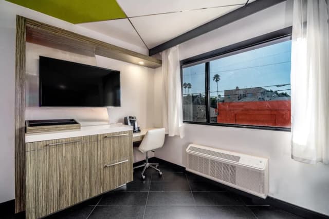 此刻飯店-豪華客房, 1 張特大雙人床-5