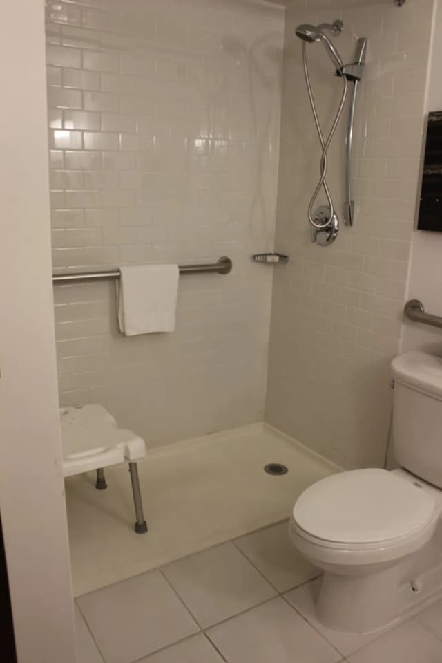 크라운 플라자 시카고 웨스트 루프 바이 IHG-스탠다드룸, 더블침대 2개, 롤인 샤워 시설 (Communications)-4