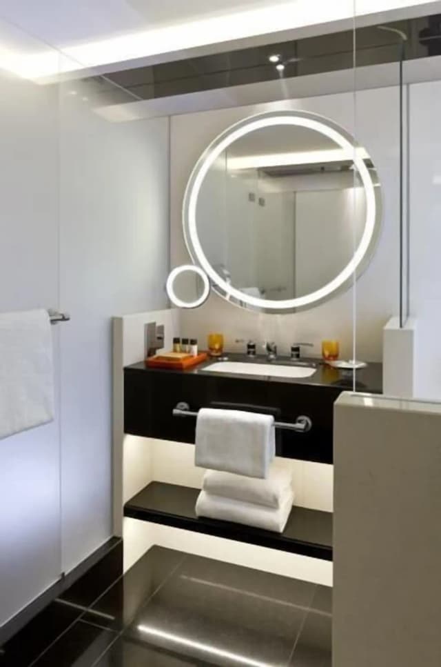 Hôtel Montaigne-Economy Suite, 1 King Bed, City View-4