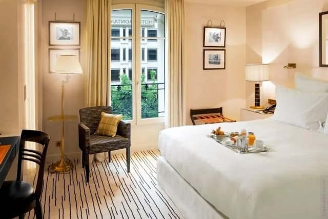 Hôtel Montaigne-Economy Suite, 1 King Bed, City View-9