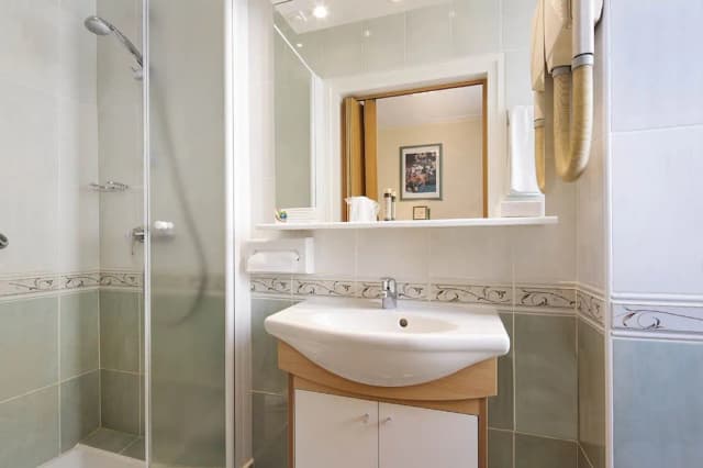 オテル テルミヌス リヨン-クラシック ダブルルーム-6