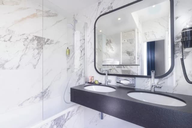 호텔 뒤 부아-프리미엄 트리플룸-9