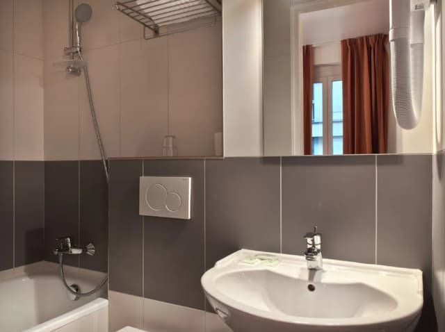 Louisa Hotel-双人房-10