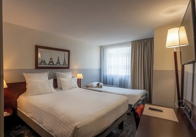 Mercure Paris Gare Montparnasse TGV-Superior Room, Multiple Beds-1