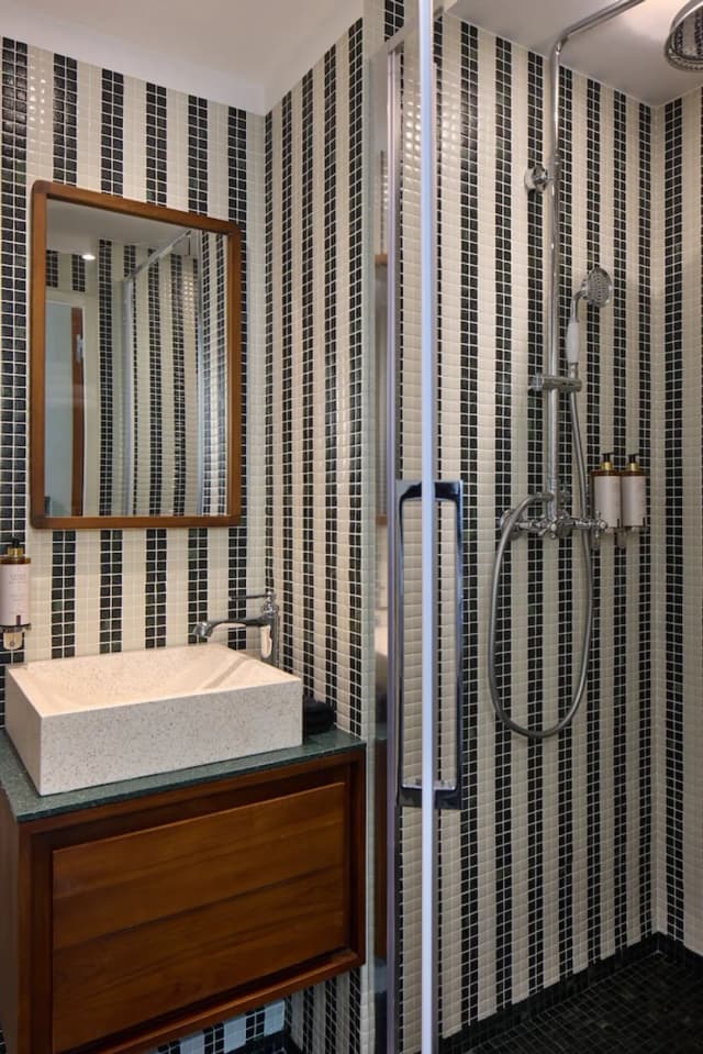 Hôtel D'Argenson-经典双人房, 1 张大床, 无烟房, 城市景观 (Douche)-2