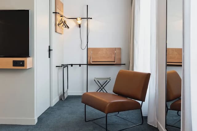 法國巴黎巴士底 Moxy 酒店-客房, 1 張加大雙人床和 1 張沙發床-2