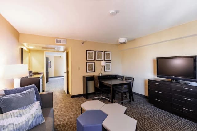 Embassy Suites by Hilton Los Angeles International Airport North-Suite, 1 King Bed with Sofa bed-3