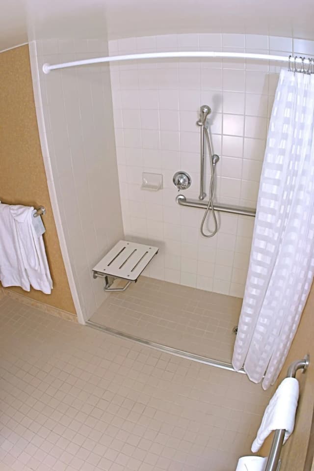 Embassy Suites by Hilton Los Angeles International Airport North-Room, Accessible, Non Smoking-3