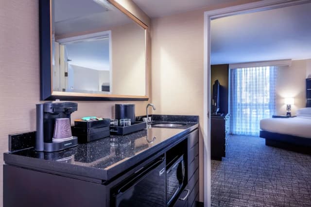 Embassy Suites by Hilton Los Angeles International Airport North-Room, Accessible, Non Smoking-2