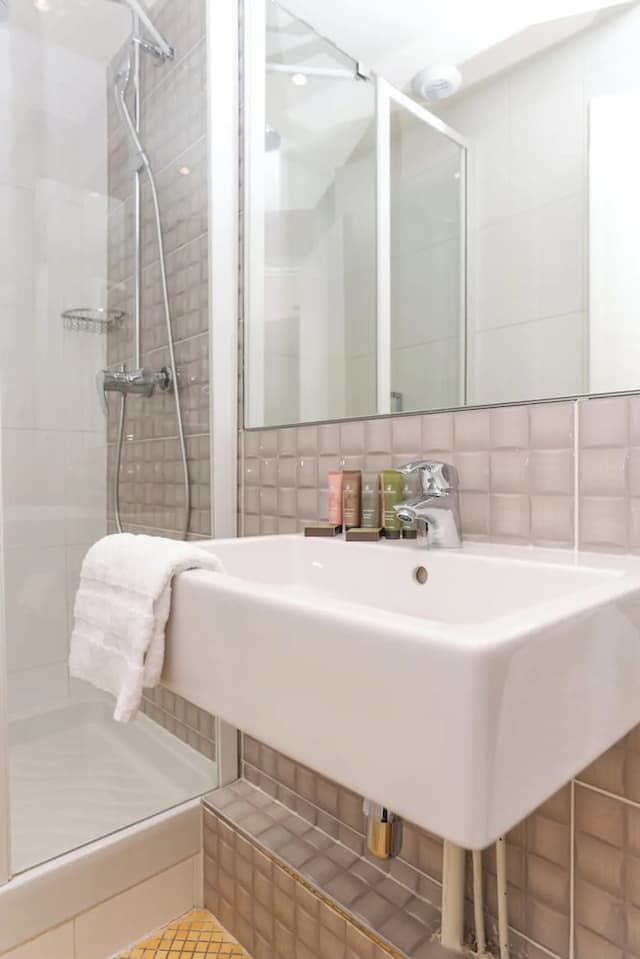 Avalon Hotel Paris Gare du Nord-Single Room-4