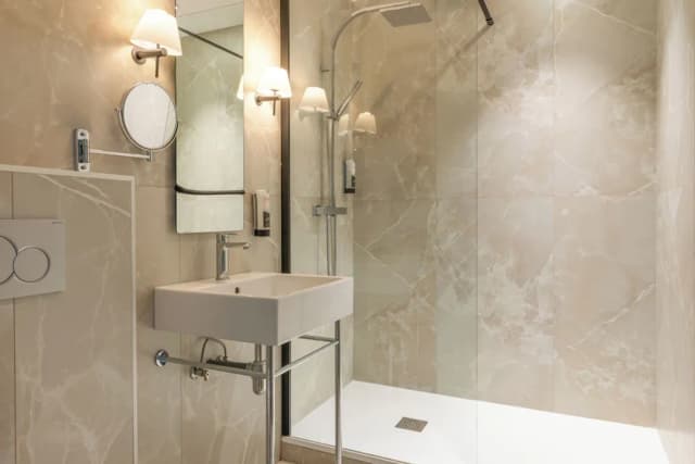 アバロン ホテル パリ ガール デュ ノール-スーペリア ダブルルーム バルコニー-5