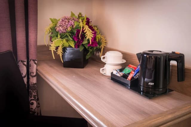 Hotel Monceau Wagram-Triple Room-5