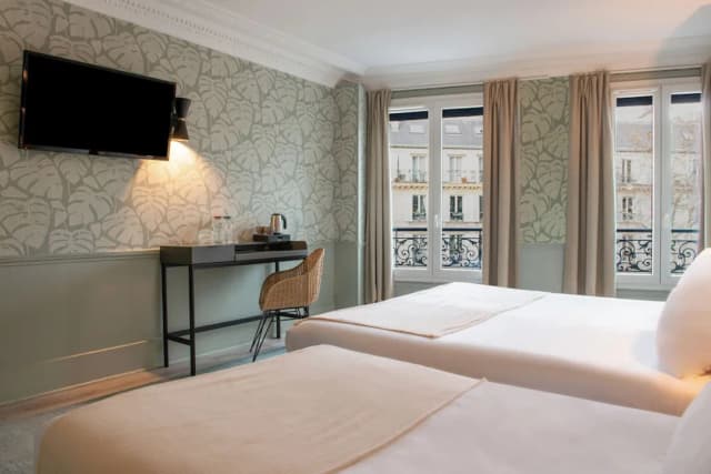 阿瓦馬普羅尼飯店-豪華三人房-2