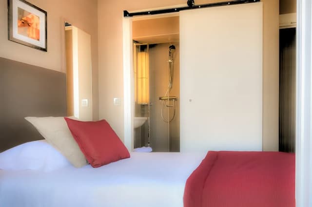 巴士底瑪萊飯店-單人房-2