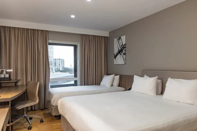 ホリデイ イン ロンドン - ウエスト by IHG-スタンダード ルーム ベッド (複数台)-3