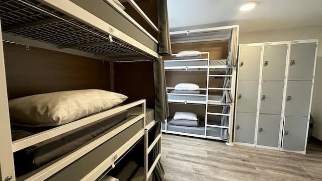 Smart Camden Inn Hostel-1 Bed in 9 Bed Female Dormitory, Ensuite-5