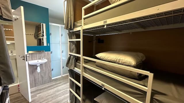 Smart Camden Inn Hostel-Private 6 Bed Dorm (Ensuite)-1
