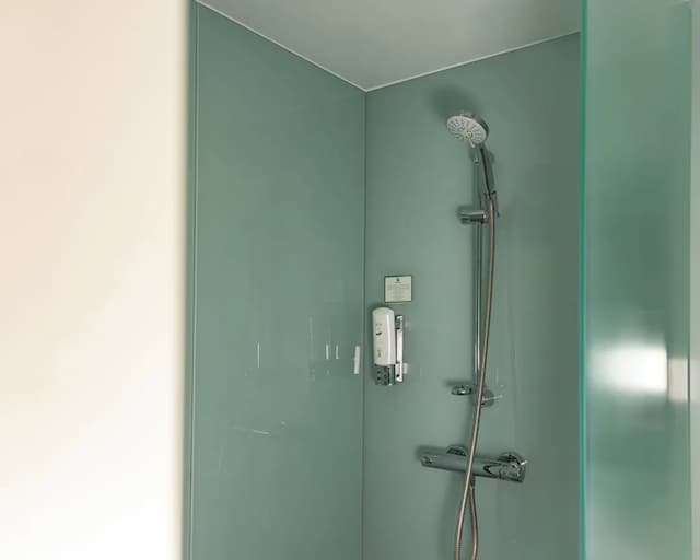 ホリデイ イン ロンドン - ウエスト by IHG-スタンダード ルーム ダブルベッド 1 台ソファーベッド付き-8