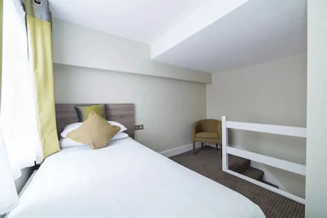 鳳凰酒店-標準三人房-2