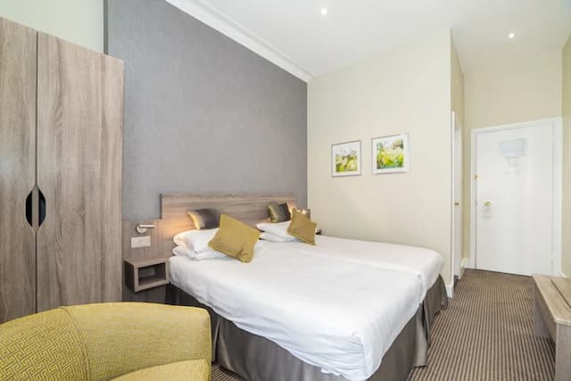 鳳凰酒店-行政雙床房-2