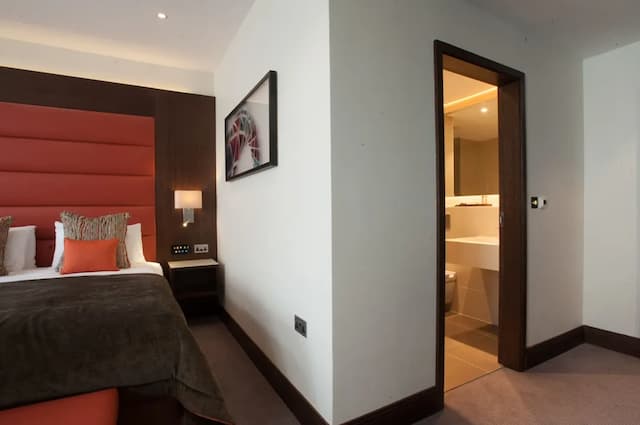 St George Hotel Wembley-Superior Double Room-4