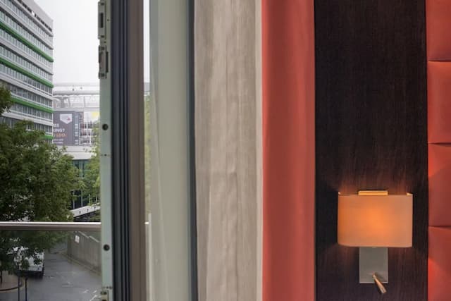 St George Hotel Wembley-Junior Double Room-11